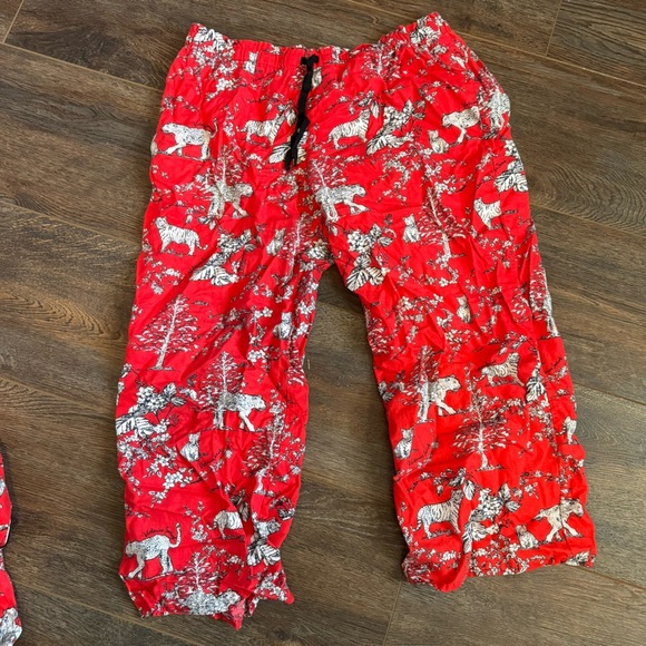 Victorias Secret Pajama Set Large Red White Leopard Animal Jungle Print Flannel - Picture 6 of 6